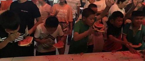 网红吃瓜群众图片真实  第2张